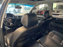 VOLKSWAGEN - BORA 2.0 MI COMFORTLINE 8V 4P AUTOMÁTICO - 2008/2009 - Preta - R$ 39.900,00