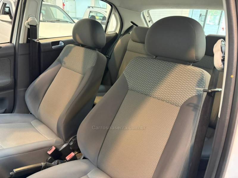 VOLKSWAGEN - GOL 1.0 MI 8V FLEX 4P MANUAL - 2011/2012 - Branca - R$ 33.900,00