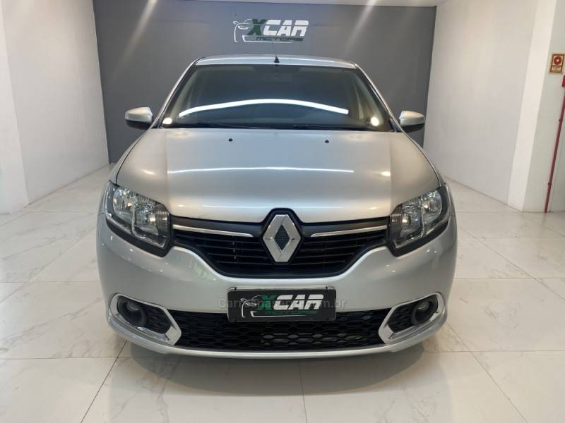 RENAULT - SANDERO 1.0 EXPRESSION 16V FLEX 4P MANUAL - 2015/2015 - Prata - R$ 43.900,00