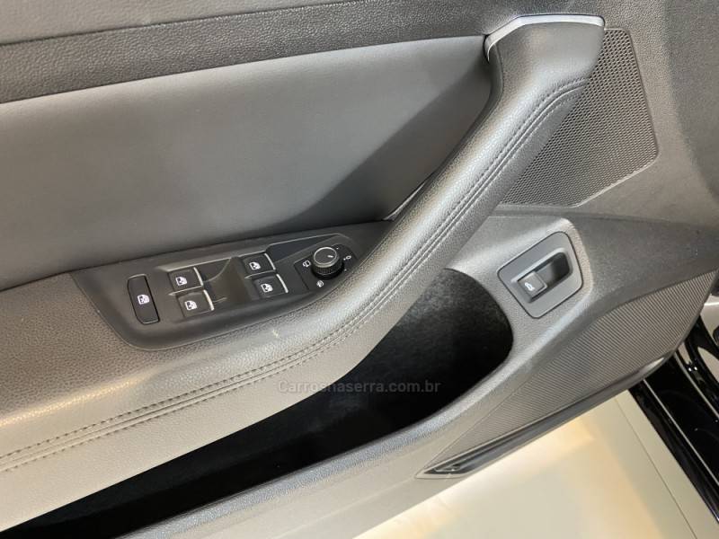 VOLKSWAGEN - PASSAT 2.0 TSI HIGLHINE GASOLINA 4P AUTOMATIZADO - 2018/2018 - Preta - R$ 154.900,00