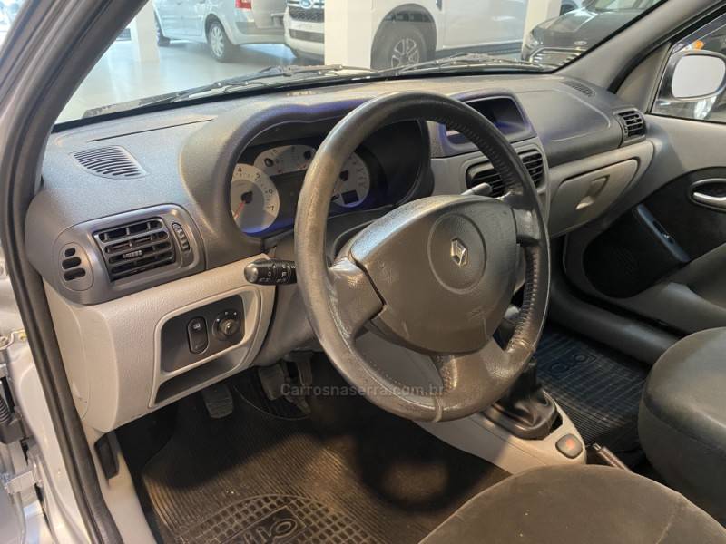 RENAULT - CLIO 1.6 PRIVILÉGE SEDAN 16V FLEX 4P MANUAL - 2007/2007 - Prata - R$ 22.900,00