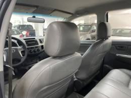 TOYOTA - HILUX 3.0 SR 4X4 CD 16V TURBO INTERCOOLER DIESEL 4P AUTOMÁTICO - 2011/2012 - Branca - R$ 119.900,00