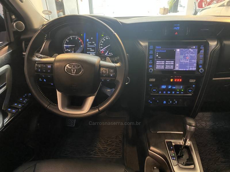 TOYOTA - HILUX SW4 2.8 SRX 4X4 16V TURBO INTERCOOLER DIESEL 4P AUTOMÁTICO - 2021/2021 - Preta - R$ 289.900,00
