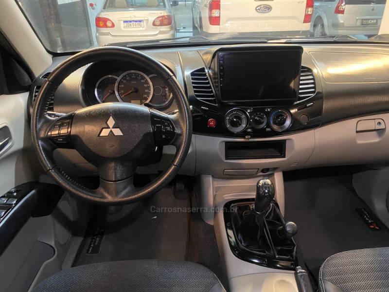 MITSUBISHI - L200 TRITON 3.2 GLS 4X4 CD 16V TURBO INTERCOLER DIESEL 4P MANUAL - 2012/2013 - Cinza - R$ 115.900,00