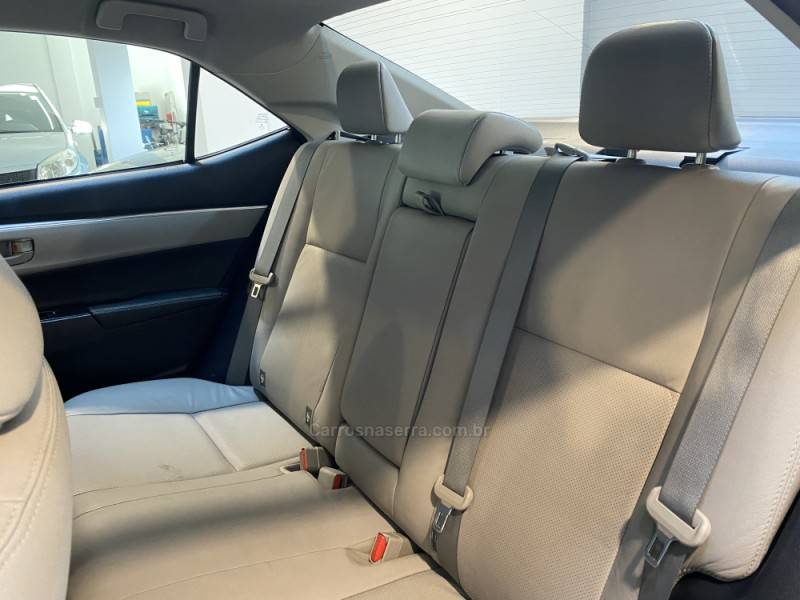 TOYOTA - COROLLA 2.0 XEI 16V FLEX 4P AUTOMÁTICO - 2017/2018 - Marrom - R$ 99.900,00