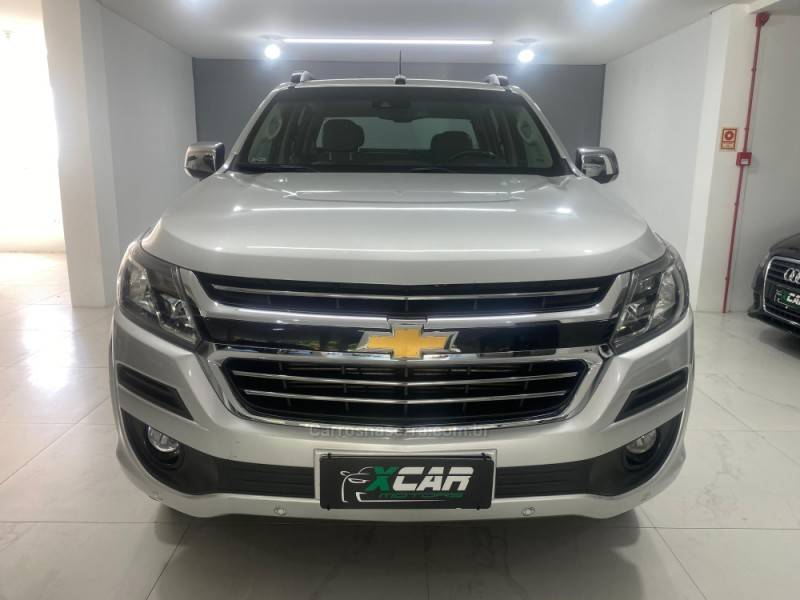 CHEVROLET - S10 2.8 LT 4X4 CD 16V TURBO DIESEL 4P AUTOMÁTICO - 2018/2019 - Prata - R$ 159.900,00