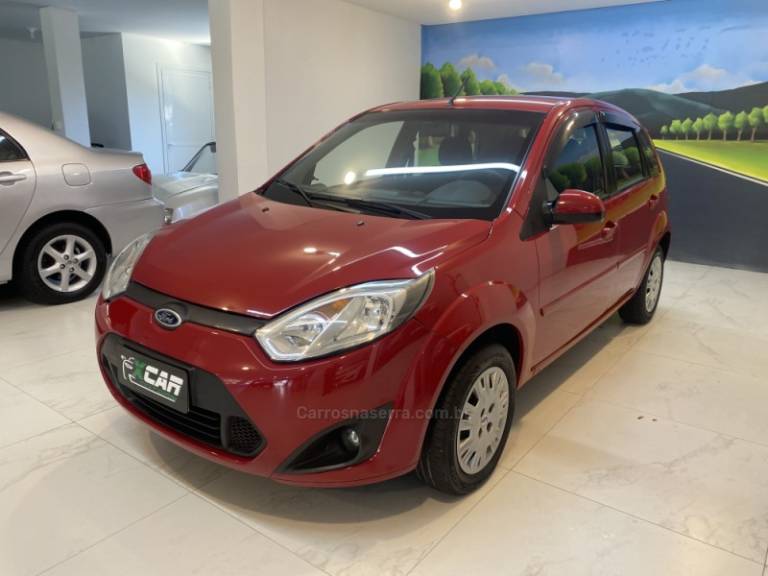 FORD - FIESTA 1.6 ROCAM SE 8V FLEX 4P MANUAL - 2014/2014 - Vermelha - R$ 39.900,00