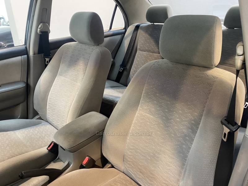 TOYOTA - COROLLA 1.8 XEI 16V GASOLINA 4P AUTOMÁTICO - 2002/2003 - Prata - R$ 36.900,00