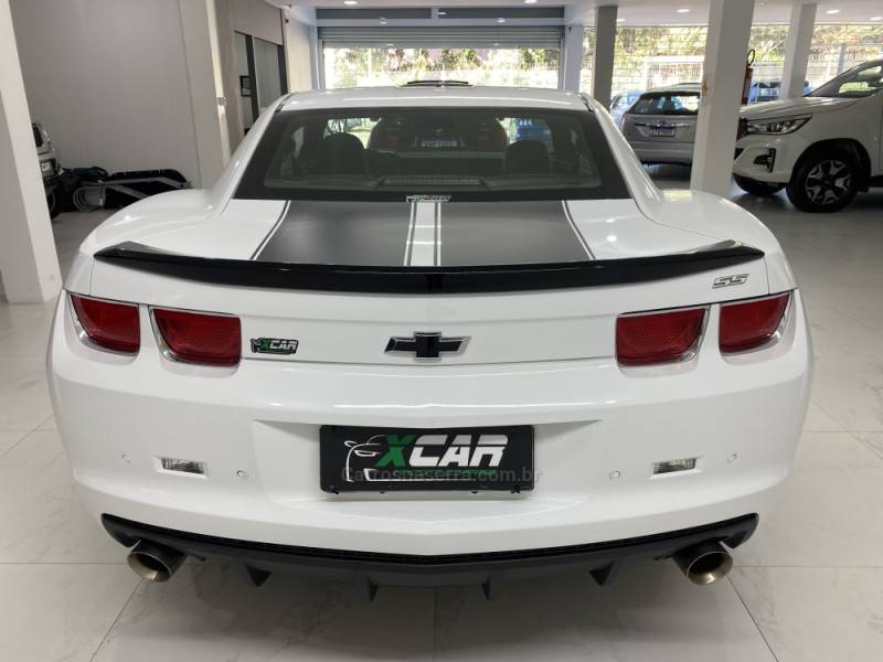 CHEVROLET - CAMARO 6.2 SS COUPÉ V8 GASOLINA 2P AUTOMÁTICO - 2011/2011 - Branca - R$ 204.900,00