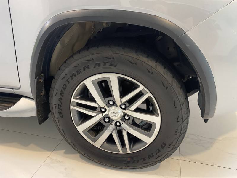 TOYOTA - HILUX SW4 2.8 SRX 4X4 16V TURBO INTERCOOLER DIESEL 4P AUTOMÁTICO - 2016/2016 - Prata - R$ 208.900,00