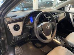 TOYOTA - COROLLA 2.0 XEI 16V FLEX 4P AUTOMÁTICO - 2017/2018 - Marrom - R$ 99.900,00