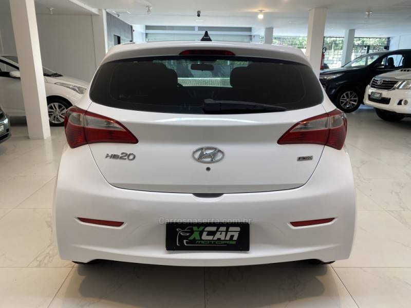 HYUNDAI - HB20 1.0 COMFORT 12V FLEX 4P MANUAL - 2013/2013 - Branca - R$ 41.900,00