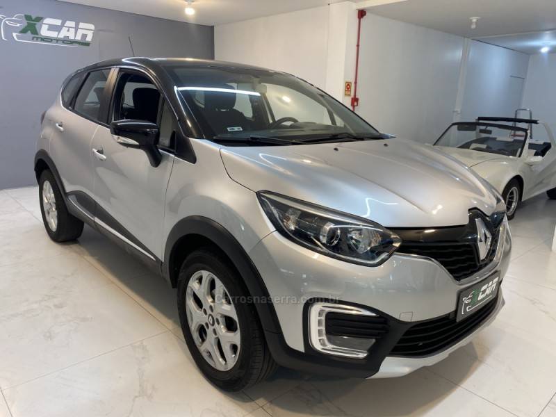 RENAULT - CAPTUR 1.6 16V SCE FLEX ZEN MANUAL - 2019/2019 - Prata - R$ 74.900,00