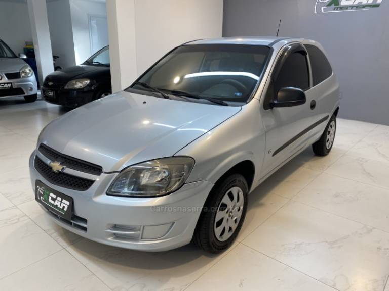 CHEVROLET - CELTA 1.0 MPFI LS 8V FLEX 2P MANUAL - 2011/2012 - Prata - R$ 23.900,00