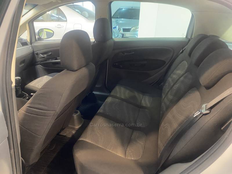 FIAT - PUNTO 1.4 ELX 8V FLEX 4P MANUAL - 2009/2010 - Prata - R$ 33.900,00