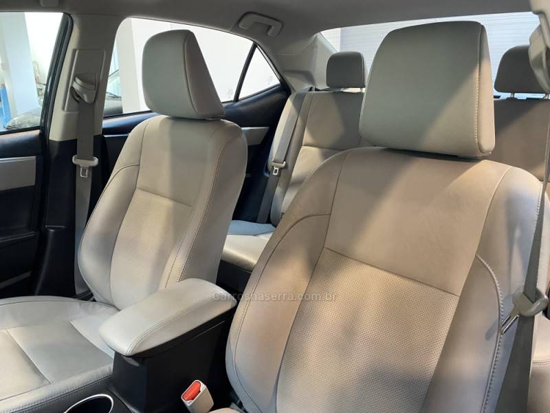 TOYOTA - COROLLA 2.0 XEI 16V FLEX 4P AUTOMÁTICO - 2017/2018 - Marrom - R$ 99.900,00