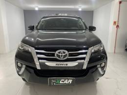 TOYOTA - HILUX SW4 2.8 SRX 4X4 7 LUGARES 16V TURBO INTERCOOLER DIESEL 4P AUTOMÁTICO - 2016/2016 - Preta - R$ 204.900,00
