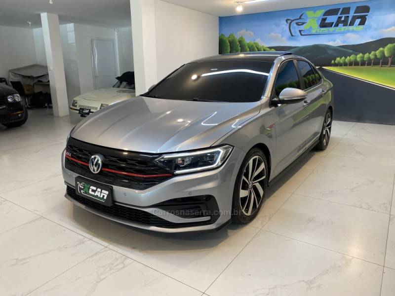 VOLKSWAGEN - JETTA 2.0 16V TSI GLI 350 GASOLINA 4P AUTOMÁTICO - 2020/2020 - Prata - R$ 163.900,00