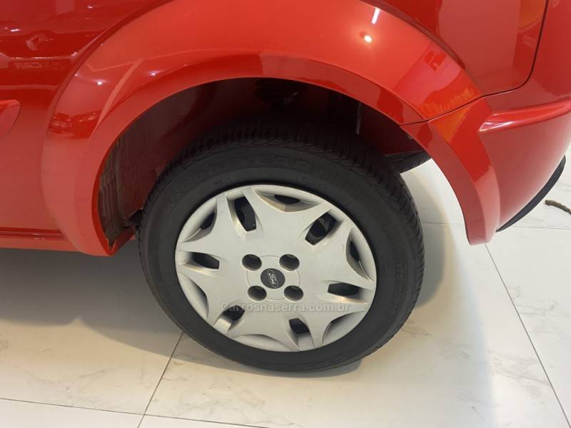 FORD - KA 1.0 MPI CLASS 8V FLEX 2P MANUAL - 2013/2013 - Vermelha - R$ 33.900,00