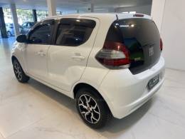FIAT - MOBI 1.0 6V DRIVE FLEX MANUAL - 2017/2018 - Branca - R$ 44.900,00