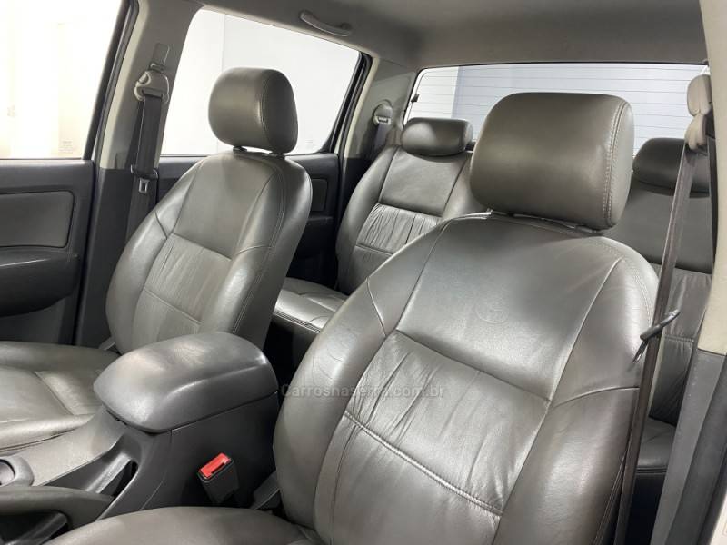 TOYOTA - HILUX 3.0 SR 4X4 CD 16V TURBO INTERCOOLER DIESEL 4P AUTOMÁTICO - 2011/2012 - Branca - R$ 119.900,00