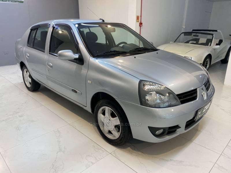 RENAULT - CLIO 1.6 PRIVILÉGE SEDAN 16V FLEX 4P MANUAL - 2007/2007 - Prata - R$ 22.900,00