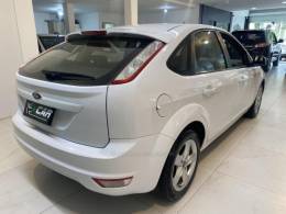 FORD - FOCUS 1.6 GLX 16V FLEX 4P MANUAL - 2012/2013 - Branca - R$ 48.900,00