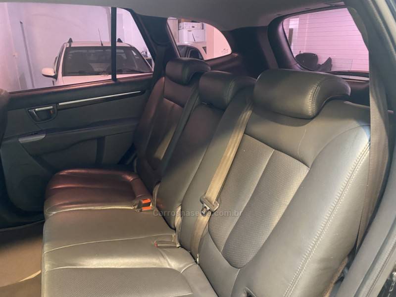 HYUNDAI - SANTA FÉ 2.4 MPI 2WD 16V GASOLINA 4P AUTOMÁTICO - 2011/2012 - Preta - R$ 55.900,00