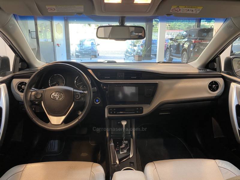 TOYOTA - COROLLA 2.0 XEI 16V FLEX 4P AUTOMÁTICO - 2017/2018 - Marrom - R$ 99.900,00