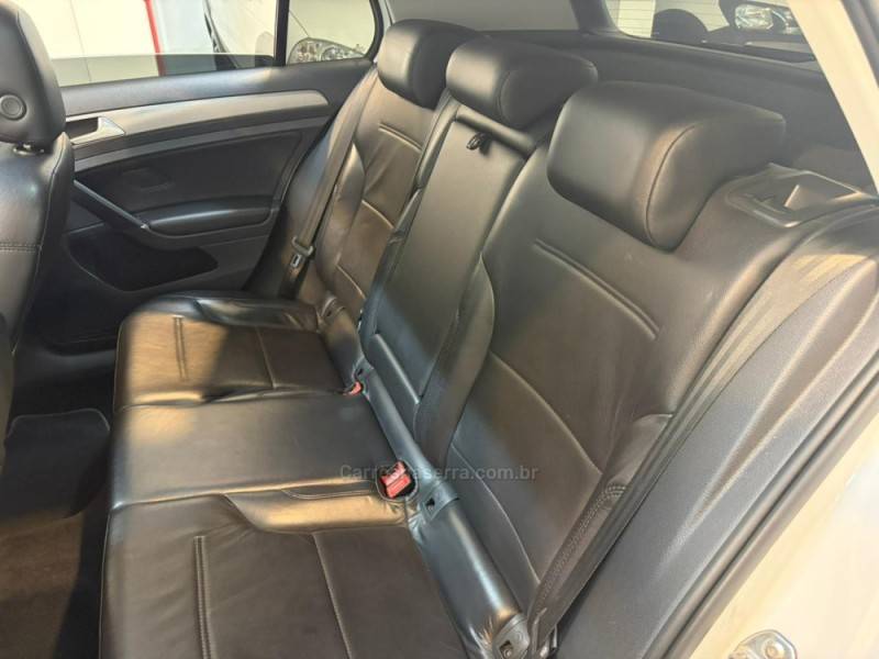 VOLKSWAGEN - GOLF 1.4 TSI COMFORTLINE 16V GASOLINA 4P AUTOMÁTICO - 2015/2015 - Branca - R$ 78.900,00