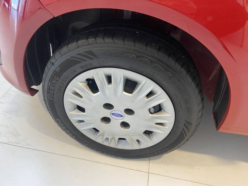 FORD - FIESTA 1.6 ROCAM SE 8V FLEX 4P MANUAL - 2014/2014 - Vermelha - R$ 39.900,00