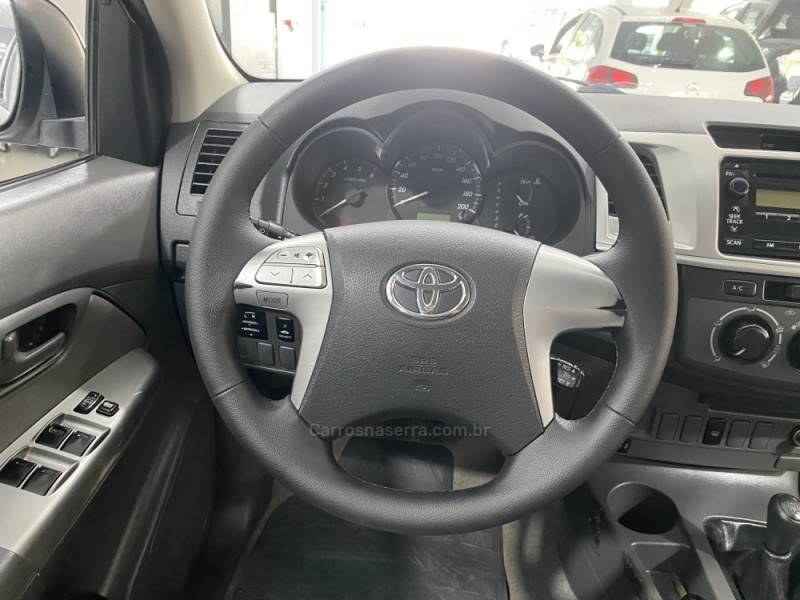 TOYOTA - HILUX 3.0 SR 4X4 CD 16V TURBO INTERCOOLER DIESEL 4P AUTOMÁTICO - 2011/2012 - Branca - R$ 119.900,00