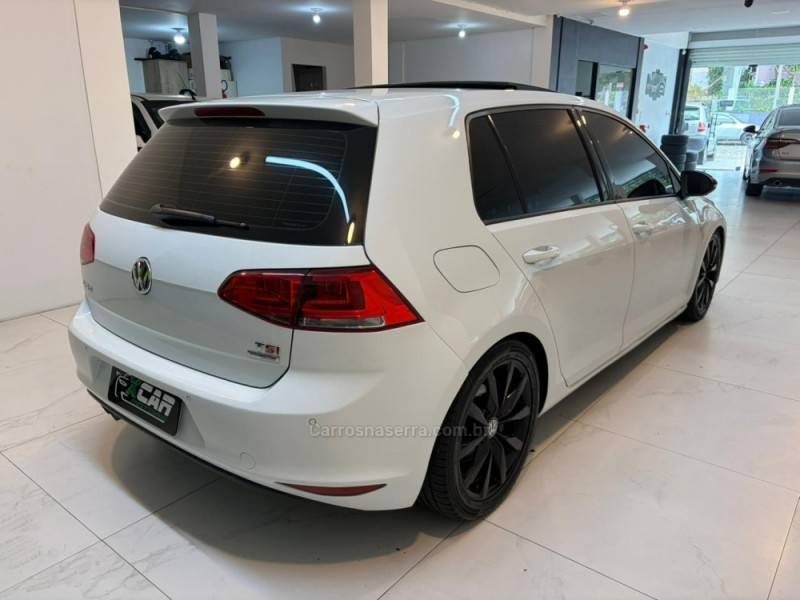 VOLKSWAGEN - GOLF 1.4 TSI COMFORTLINE 16V GASOLINA 4P AUTOMÁTICO - 2015/2015 - Branca - R$ 78.900,00