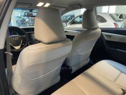 TOYOTA - COROLLA 2.0 XEI 16V FLEX 4P AUTOMÁTICO - 2017/2018 - Marrom - R$ 99.900,00