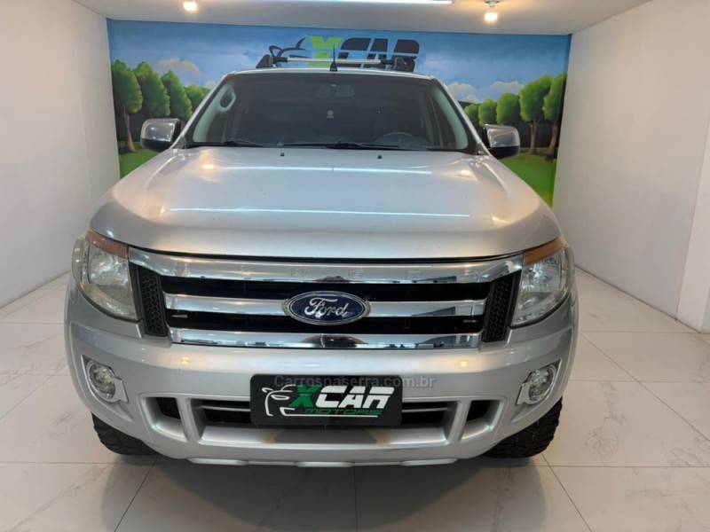 FORD - RANGER 2.2 XLS 4X4 CD 16V DIESEL 4P AUTOMÁTICO - 2014/2014 - Prata - R$ 104.900,00