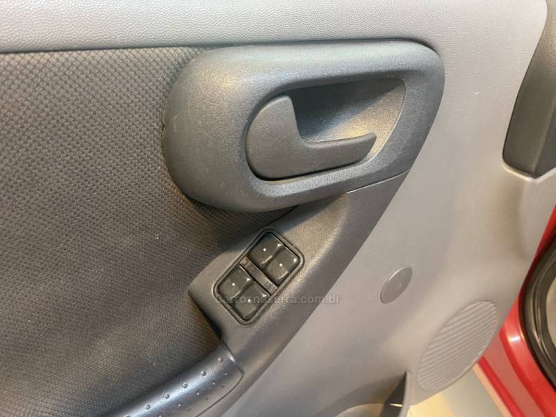 CHEVROLET - CORSA 1.0 MPFI 8V GASOLINA 4P MANUAL - 2003/2004 - Vermelha - R$ 24.900,00