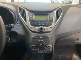 HYUNDAI - HB20 1.0 COMFORT 12V FLEX 4P MANUAL - 2013/2013 - Branca - R$ 41.900,00