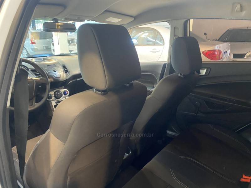 FORD - FIESTA 1.6 SE HATCH 16V FLEX 4P MANUAL - 2016/2017 - Branca - R$ 56.900,00