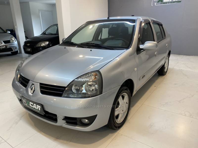 RENAULT - CLIO 1.6 PRIVILÉGE SEDAN 16V FLEX 4P MANUAL - 2007/2007 - Prata - R$ 22.900,00
