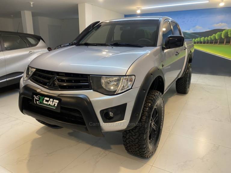 MITSUBISHI - L200 TRITON 3.2 GL 4X4 CD 16V TURBO INTERCOLER DIESEL 4P MANUAL - 2012/2013 - Prata - R$ 107.900,00