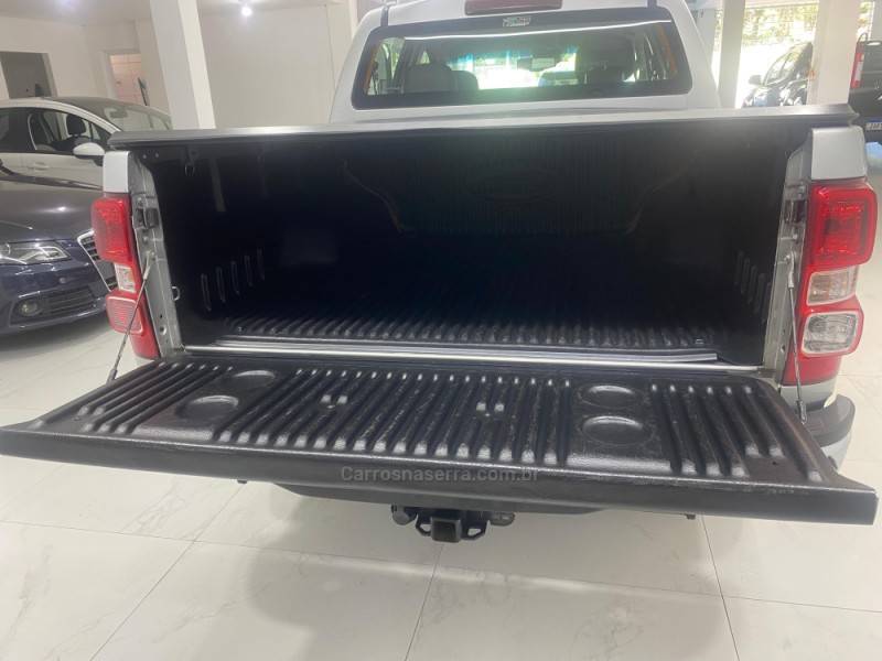CHEVROLET - S10 2.8 LT 4X4 CD 16V TURBO DIESEL 4P AUTOMÁTICO - 2018/2019 - Prata - R$ 159.900,00