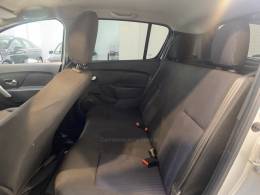 RENAULT - SANDERO 1.0 EXPRESSION 16V FLEX 4P MANUAL - 2015/2015 - Prata - R$ 43.900,00