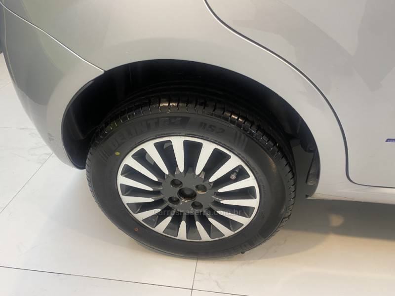 FIAT - PUNTO 1.4 ELX 8V FLEX 4P MANUAL - 2009/2010 - Prata - R$ 33.900,00