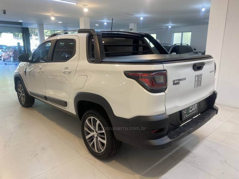 FIAT - STRADA 1.3 VOLCANO CD 8V FLEX 4P MANUAL - 2022/2022 - Branca - R$ 104.900,00
