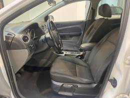 FORD - FOCUS 1.6 GLX 16V FLEX 4P MANUAL - 2012/2013 - Branca - R$ 48.900,00