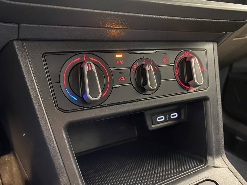 VOLKSWAGEN - POLO 1.0 MPI TRACK 4P MANUAL - 2023/2024 - Branca - R$ 72.900,00