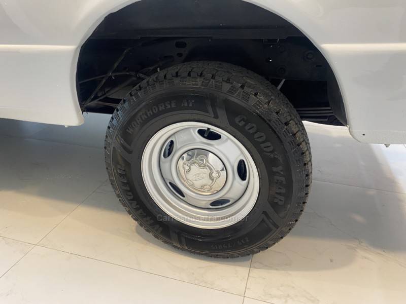FORD - RANGER 2.5 XL 4X4 CS 8V DIESEL 2P MANUAL - 1999/2000 - Branca - R$ 63.900,00