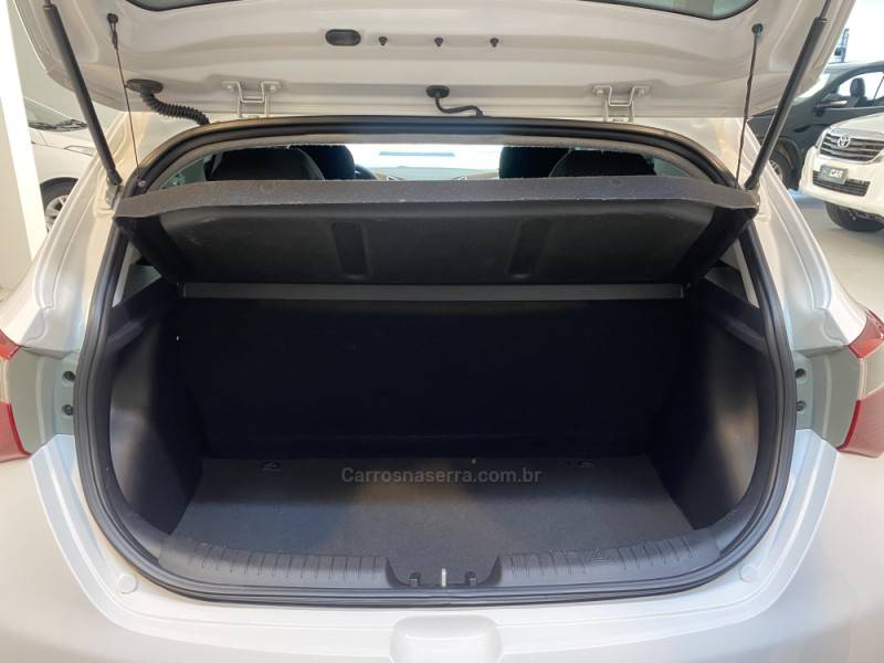 HYUNDAI - HB20 1.0 COMFORT 12V FLEX 4P MANUAL - 2013/2013 - Branca - R$ 41.900,00