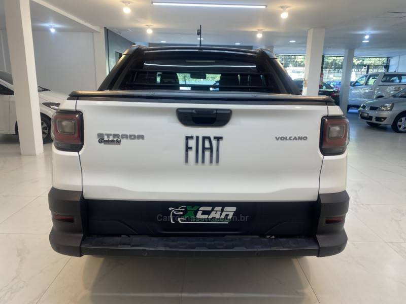 FIAT - STRADA 1.3 VOLCANO CD 8V FLEX 4P MANUAL - 2022/2022 - Branca - R$ 104.900,00