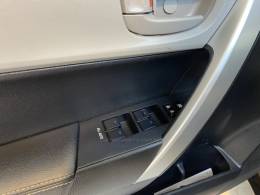 TOYOTA - COROLLA 2.0 XEI 16V FLEX 4P AUTOMÁTICO - 2017/2018 - Marrom - R$ 99.900,00